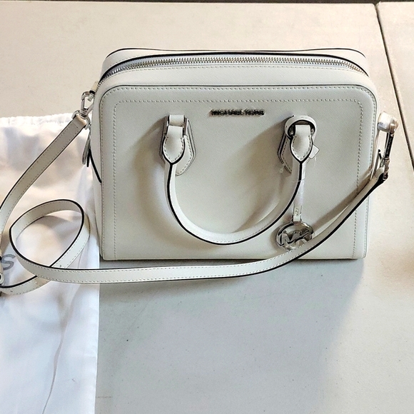 NWT Michael Kors 👜 - Picture 1 of 9